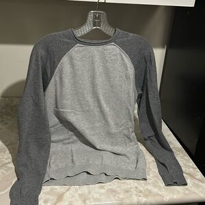 inextenso light grey sweater with medium grey sleeves